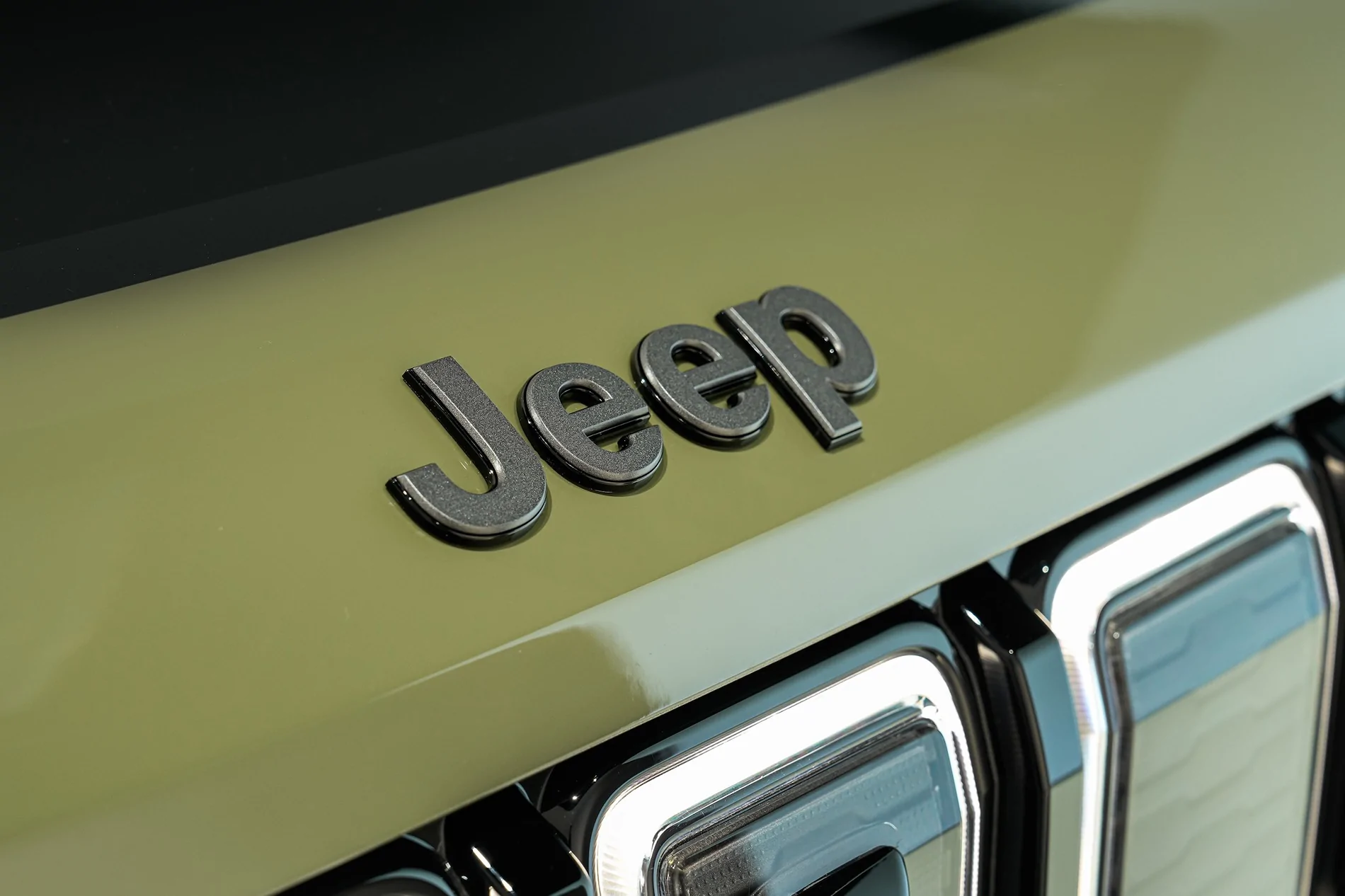 Jeep Recon EV 2026 Jeep Recon World Premiere! Starting Price $65,000. 250 miles range, 0-60 3.6s JP026_030RE