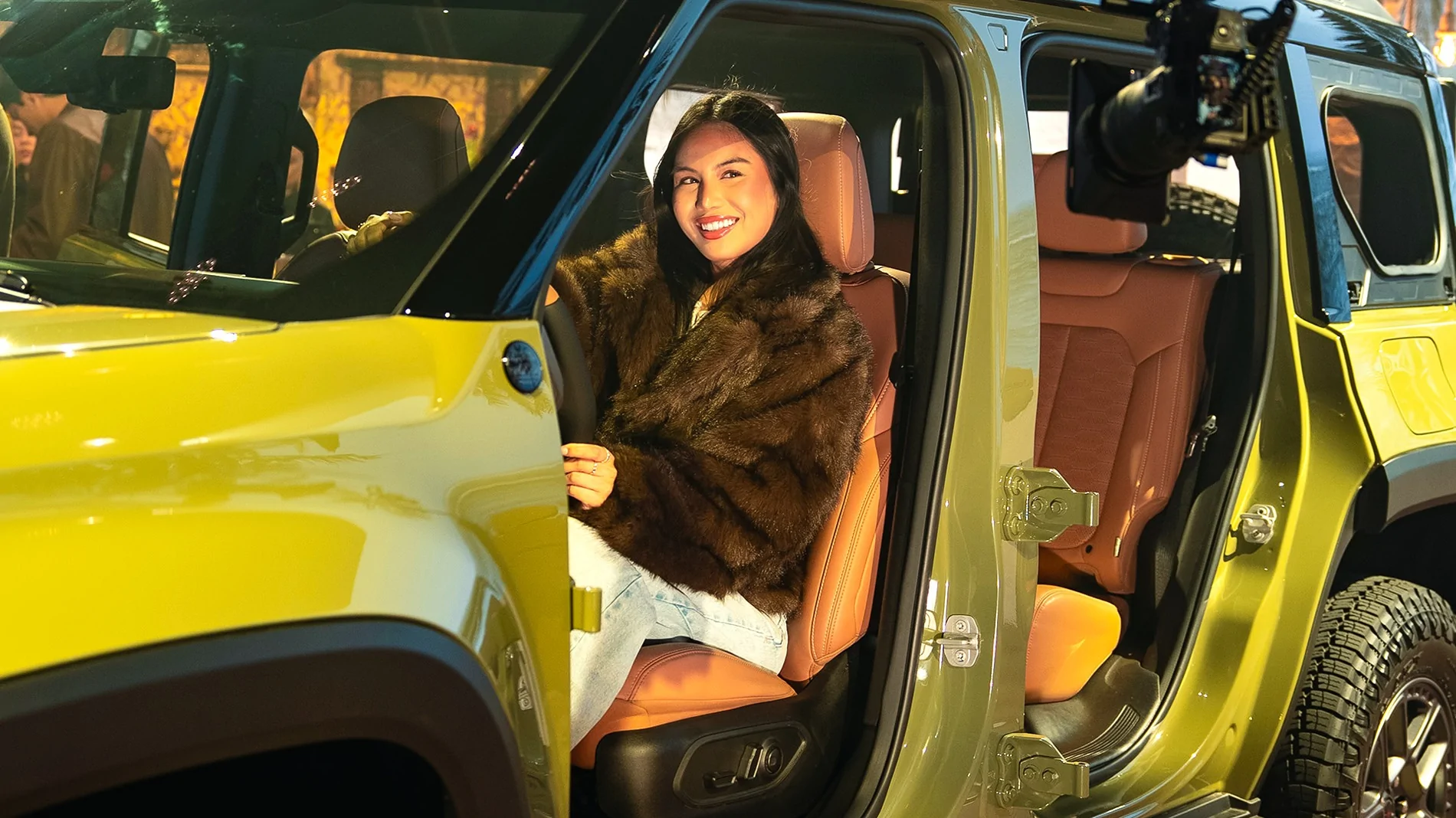 Jeep Recon EV 2026 Jeep Recon at LA Auto Show - Live Photos & Videos G6J06tbXkAAEQDA