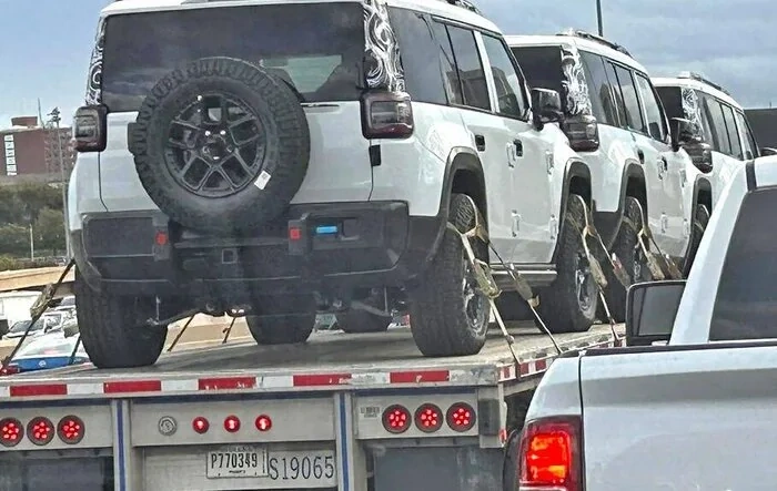 White Jeep Recon EVs spotted during transport